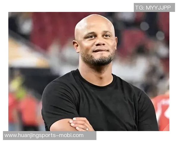 拜仁高层与孔帕尼今夏欲引西蒙斯交易遭赫内斯否决 拜仁高层与孔帕尼今夏欲引西蒙斯交易遭赫内斯否决